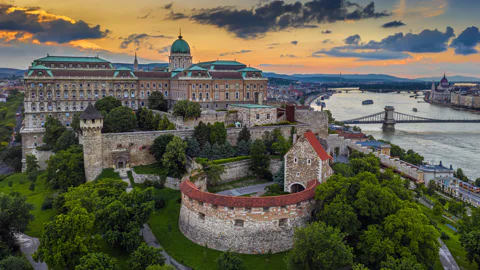 Buda Castle Walk with Saint Stephen's Hall