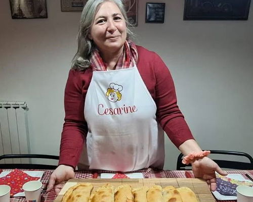 Cooking classes Acireale: A journey through pizza and Sicilian scacciata
