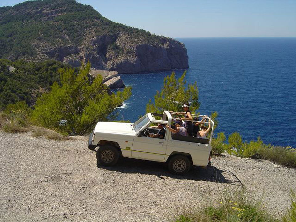 Jeep excursion ibiza