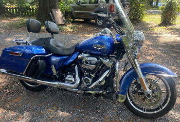 2021 HARLEY-DAVIDSON ROAD KING motorcycle for rent near Pace, FL