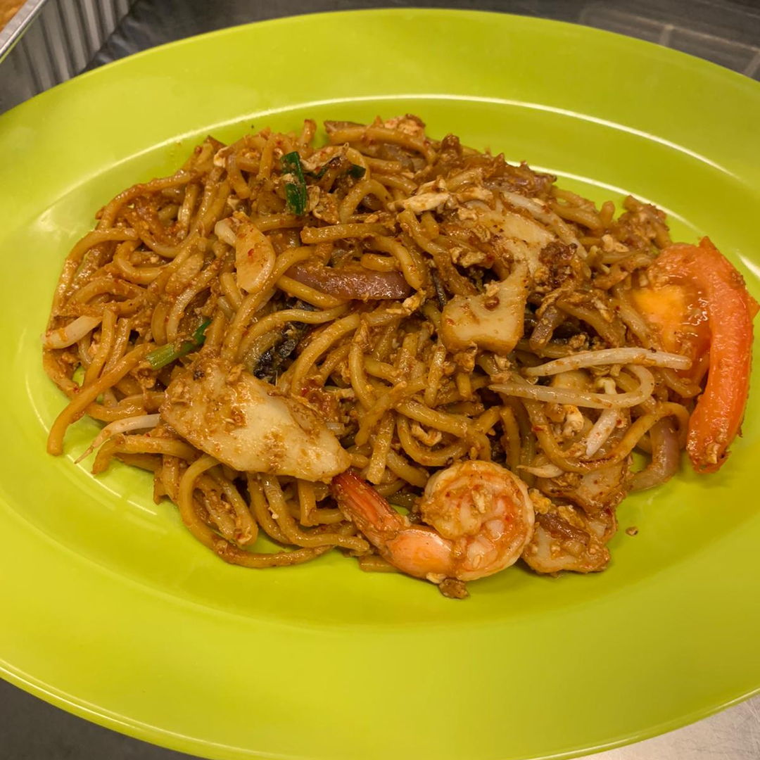 This plate of mee goreng was my assessment test in school Sunrice  GlobalChef  Academy. Forget to put calamansi lime haha . Yummy finish on the spot after marking .LOL !!!
Thank you to my Mentor Chef Fairos