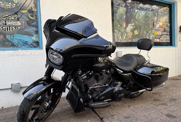 2025 HARLEY-DAVIDSON FLHX STREET GLIDE motorcycle for rent near Honolulu, HI