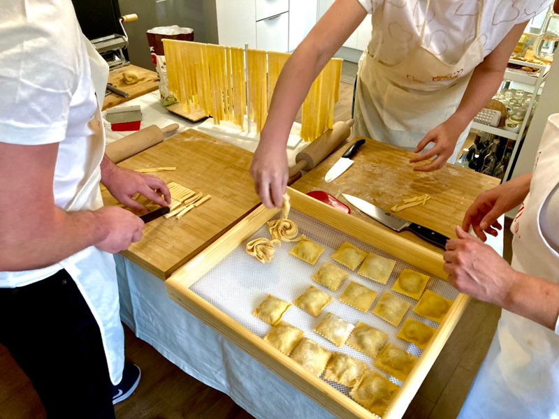Cursos de cocina Catania: Pasta fresca de Marilù: busiate, tagliatelle y ravioli.