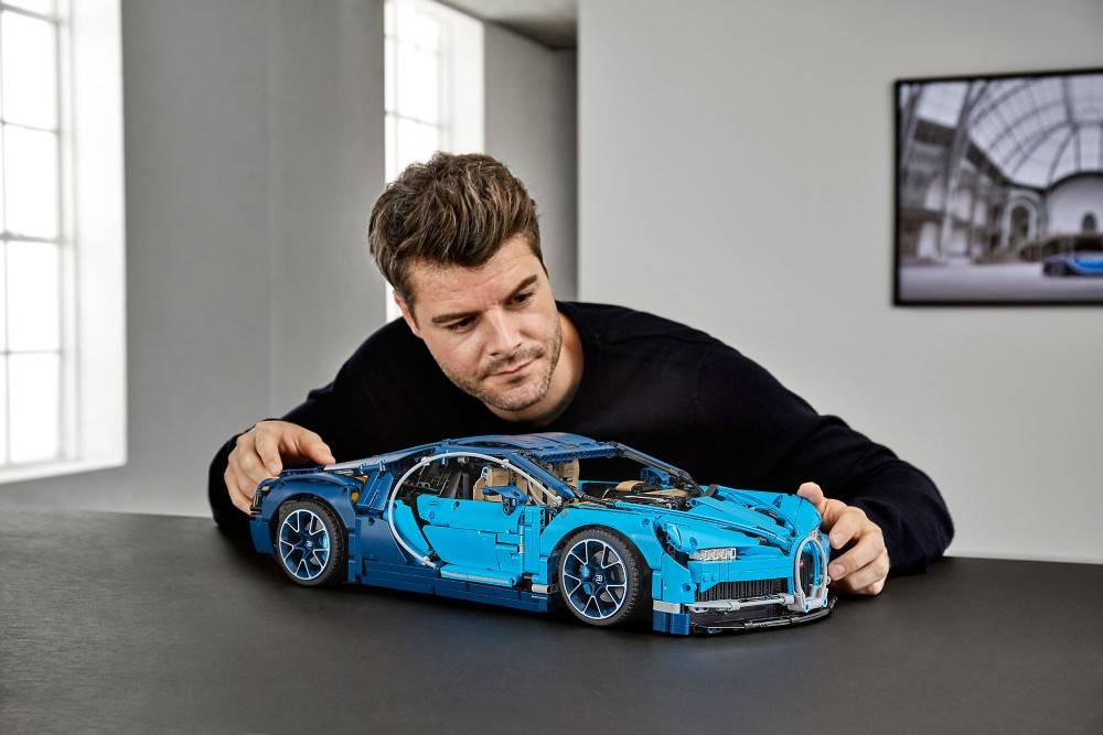 LEGO BUGATTI CHIRON 42083