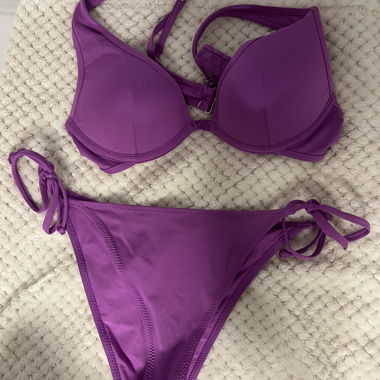 violetter bikini 