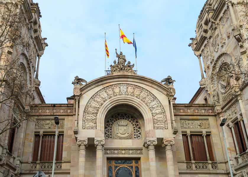Explore Beautiful Barcelona: Self-Guided Audio Tour - photo 3