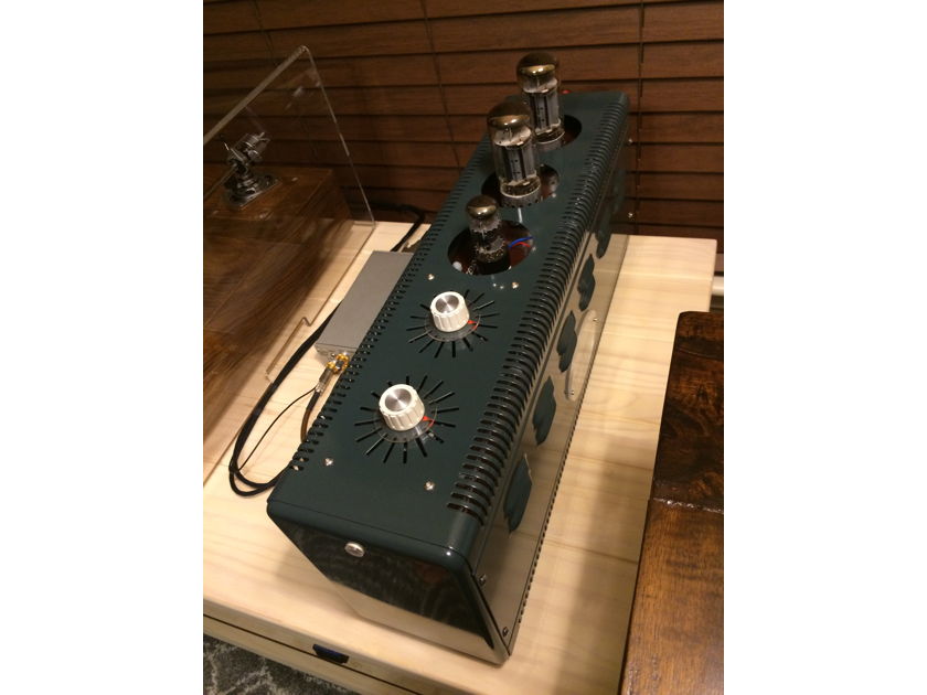 Thoress F2A11 Integrated Amplifier