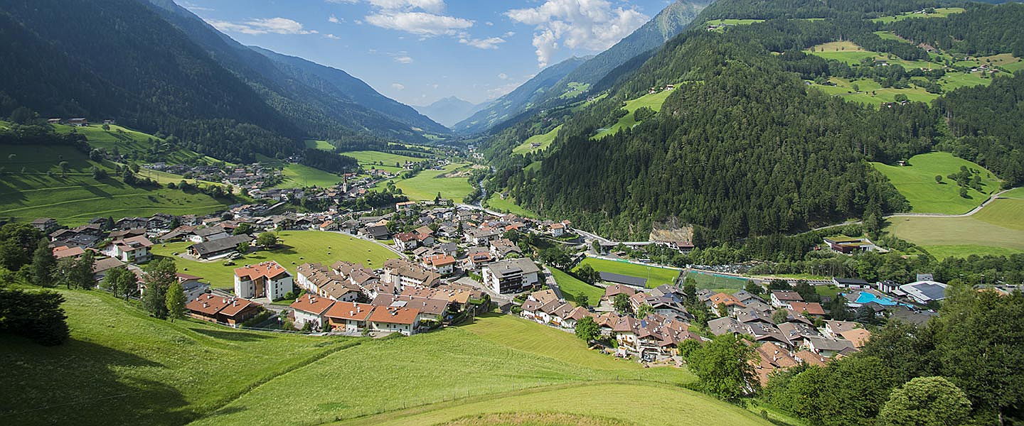  Bolzano
- Engel & Völkers Südtirol bietet hochwertige Häuser, Wohnungen und Villen im Burggrafenamt zum Kauf an