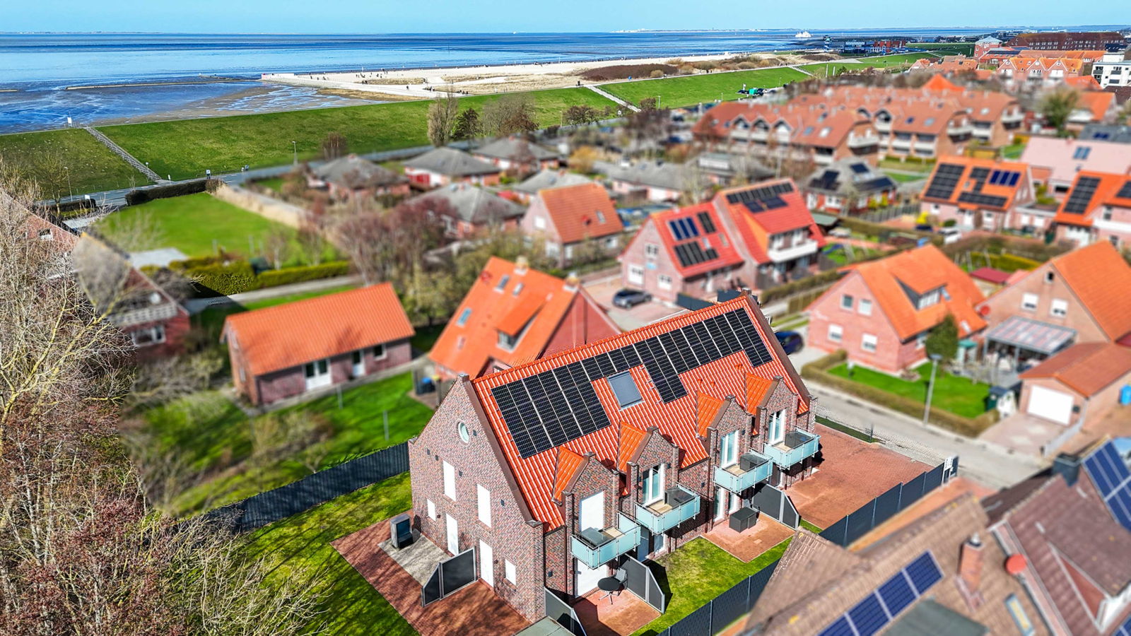 Neuwertige Kapitalanlage: Modernes Ferienhaus mit 6 Wohnungen