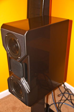 Wilson Audio CUB 2 CUB Mk2 Dark Titanium with stands