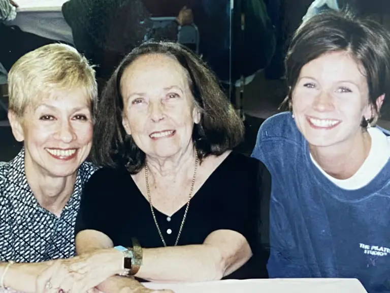 Photo of Dana and Romana smiling 