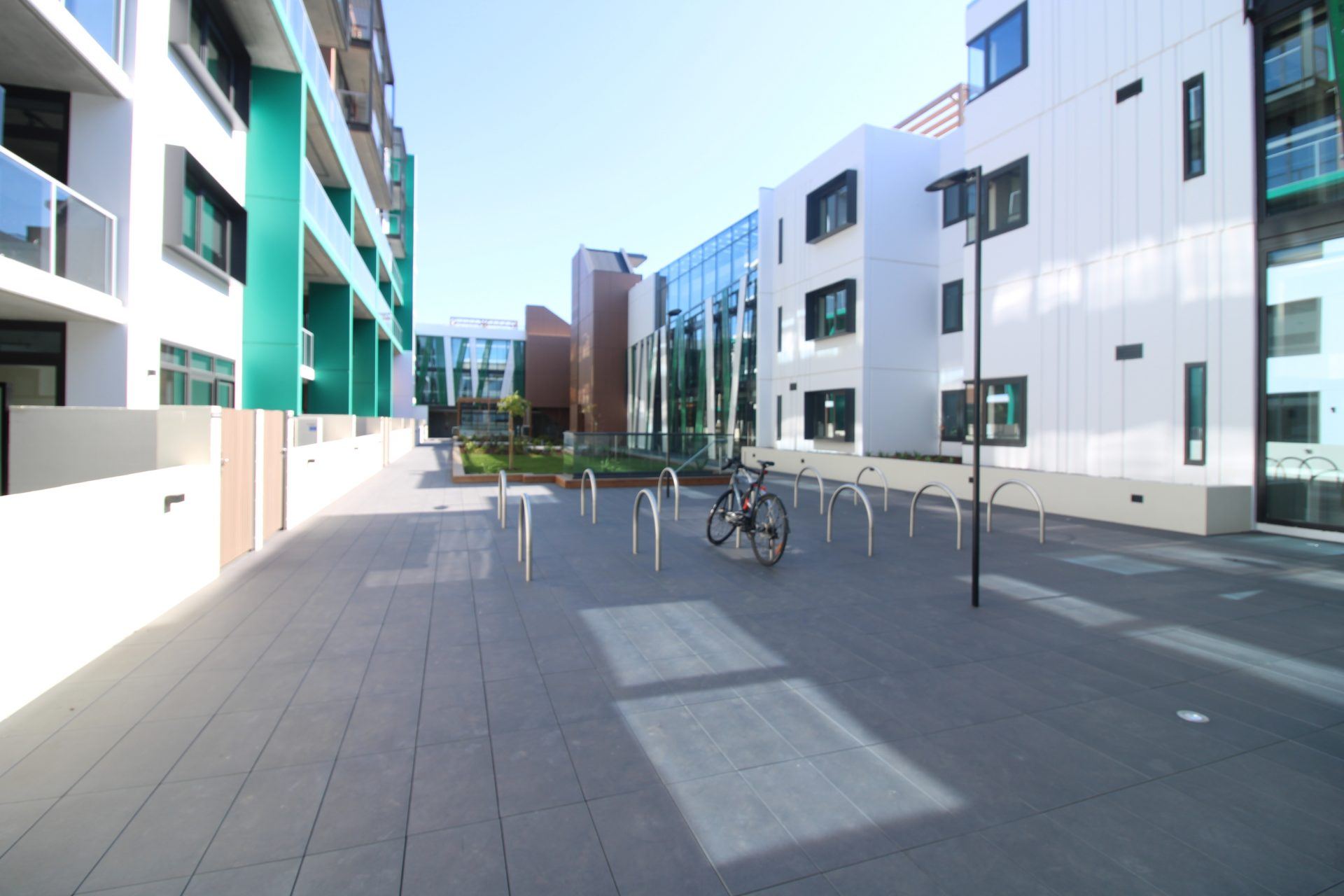 FOR LEASE - Take Your Riverside Place With This Stunning 2-Bedroom 2-Bathroom inc. Study - Image 18