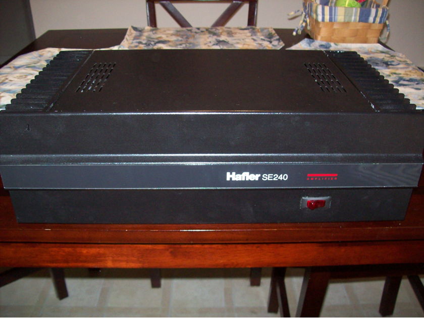 Hafler 2 Channel power amplifier SE240 Excellent used condition!