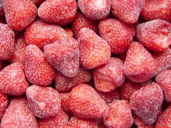 frozen-strawberries for french bulldogs