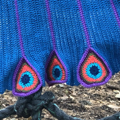 Gehäkelter Drachenschal Pauwla