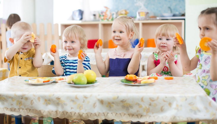 kinderküche hamburg kleine kinder essen obst