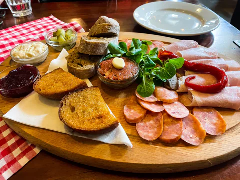 Prague 5 Courses Medieval Dinner and Live Performances