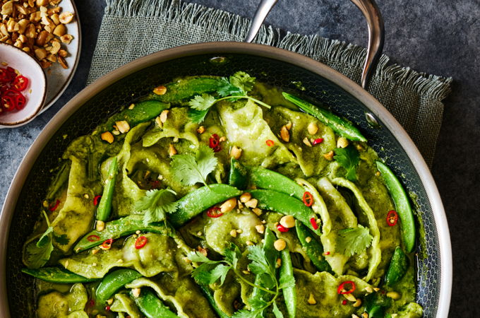 Dumplings au four, sauce au cari vert et aux arachides (<i>baked dumplings</i>)