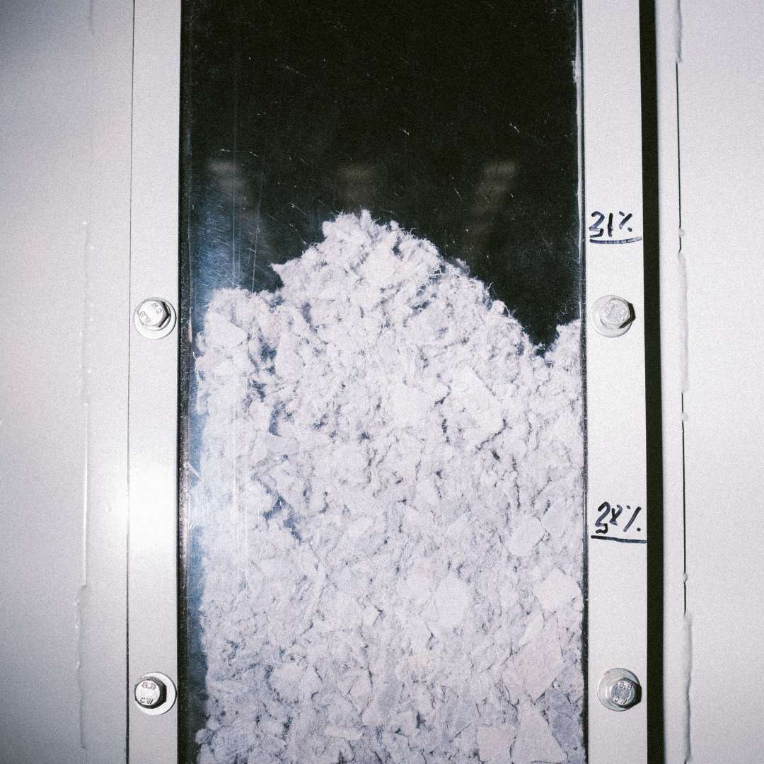 Alt image