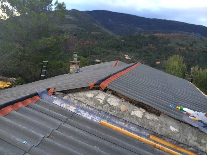 Couverture en plaques sous tuiles (PST) à Levens — CEG TOITURE, couvreur à Nice