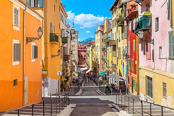  Cannes
- Les investisseurs immobiliers étrangers sur la Côte d'Azur
