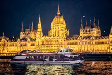 Unforgettable cruise experience on a beautiful boat