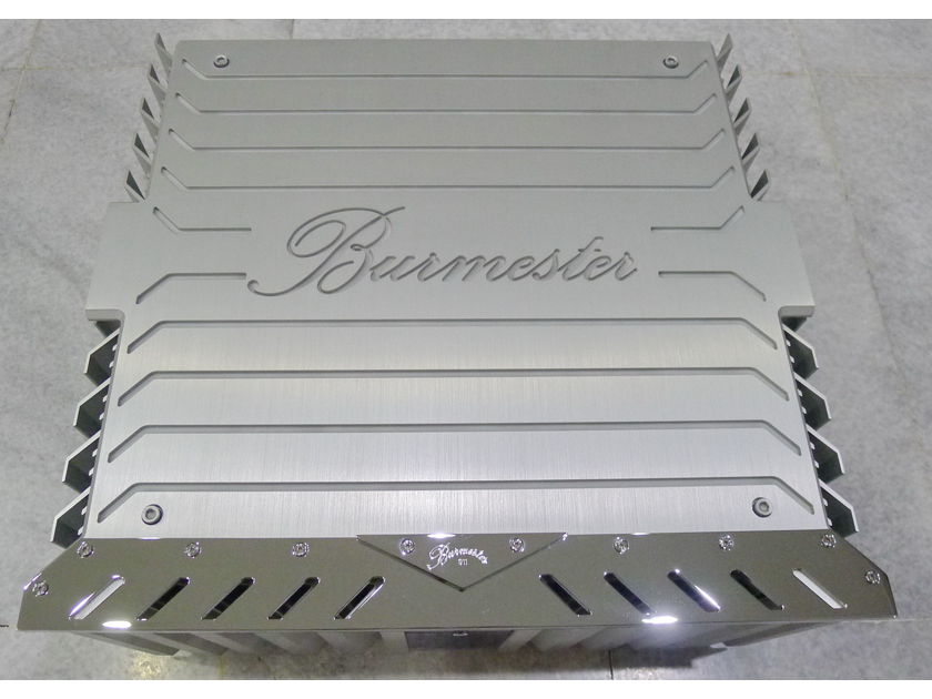 Burmester Audio 911 MK3 stereo power amp 230 / 115 Volts. Free shipping worldwide !