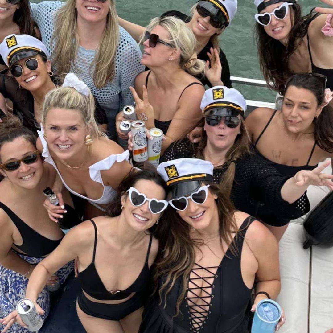 lake austin boat rentals bachelorette party