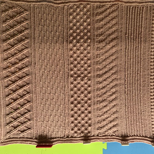 Crocheted baby blanket Nella