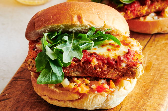 107_2_FR_Sandwichs de tofu alla parmigiana_Credit Jean Michel Poirier.jpg