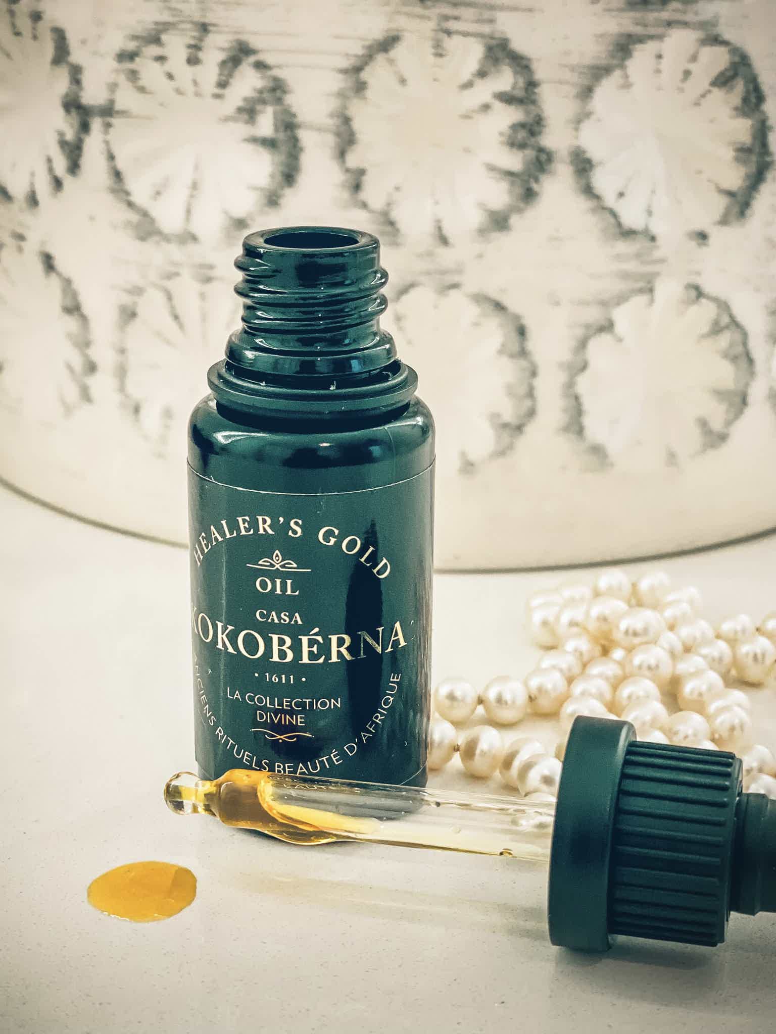 HEALER’S GOLD™ is a facial moisturizer and skin repair serum that's a retinol glow oil.