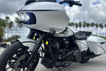 2018 HARLEY-DAVIDSON FLTRXS ROAD GLIDE SPECIAL motorcycle for rent near Homestead, FL