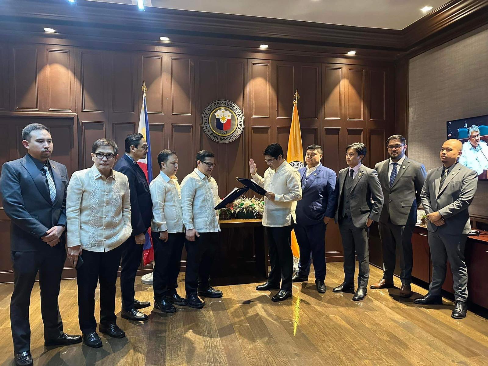 ERWIN TULFO NANUMPA BILANG KINATAWAN NG ACTCIS PARTY LIST