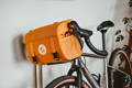 Panier ou porte-bagages avant : quelles différences fondamentales à vélo ?