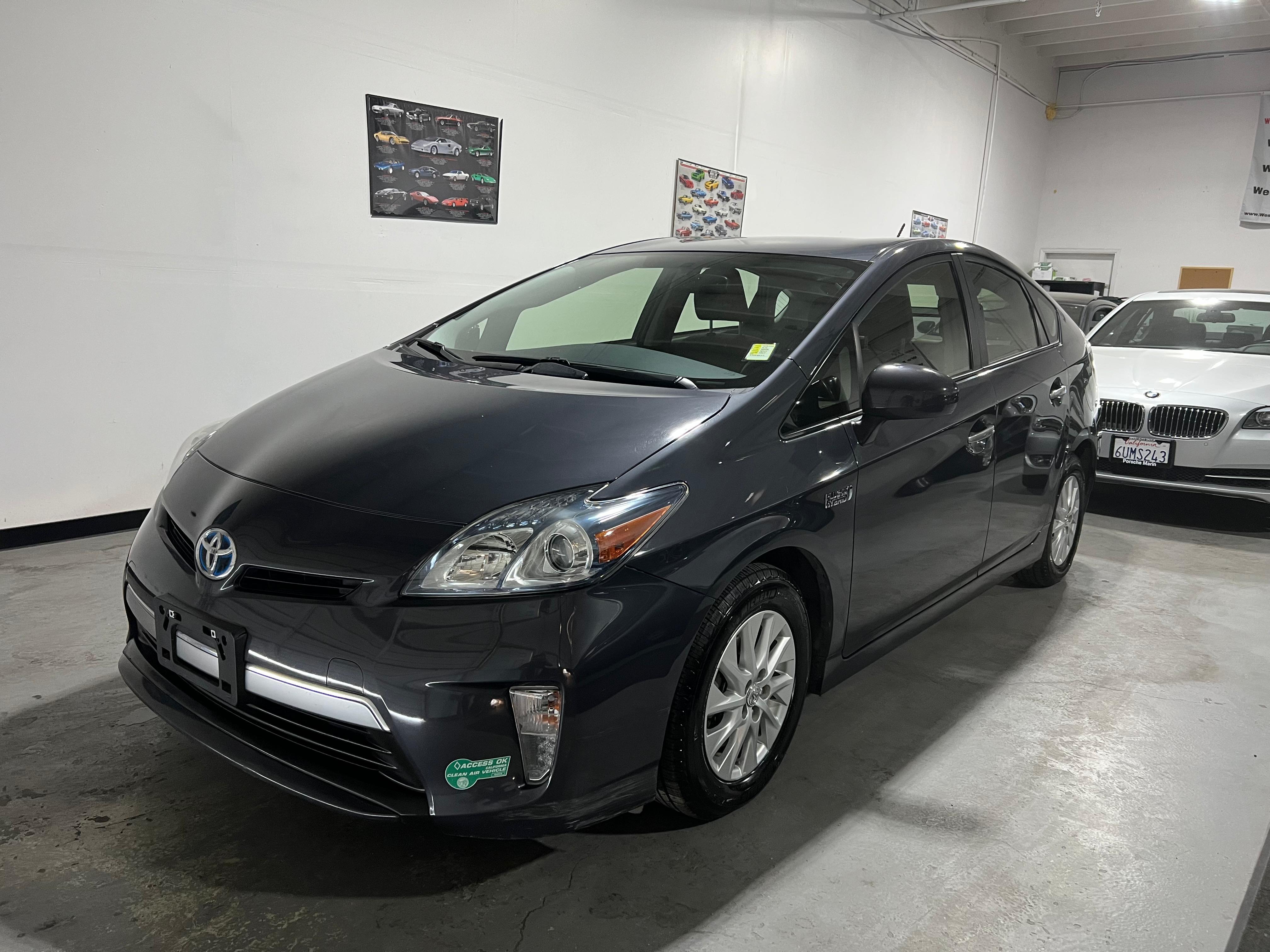 2014 Toyota Prius Plug-In Hybrid 2