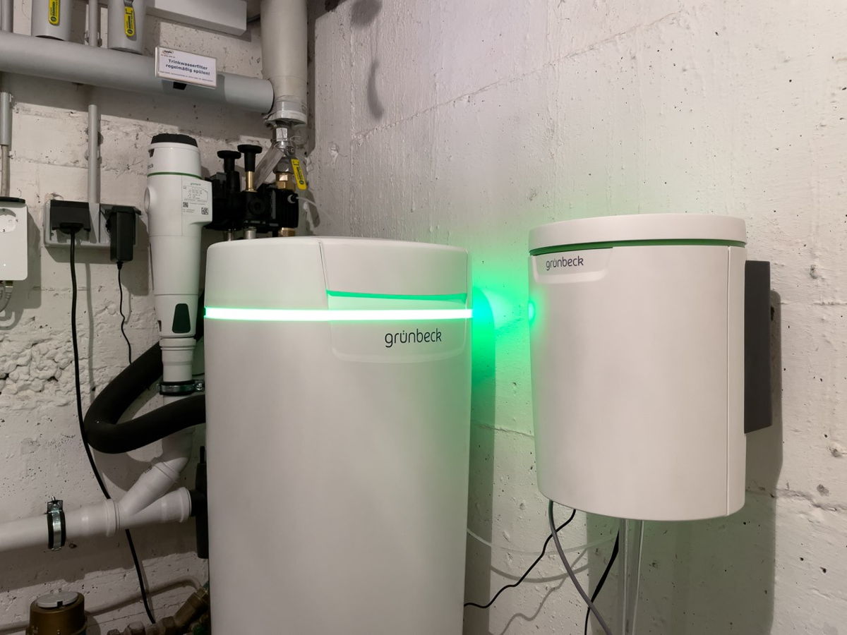 Foto Kundenreferenz Altbau Heizungssanierung Technikraum Wasserenthärtung