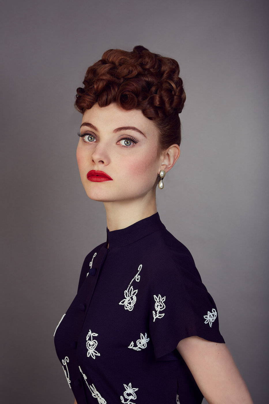 Model with authentic 1940s style hair and make-up