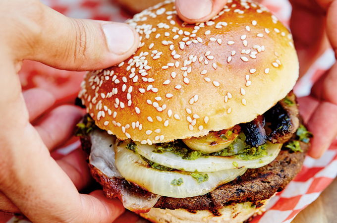 Végé burger aux haricots noirs, chermoula et champignons