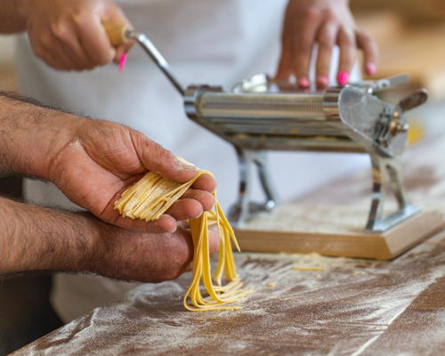 Cooking classes Agerola: Make typical Amalfi Coast pasta and tiramisù in a farmhouse