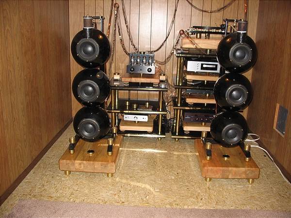 Tpsonics' system:Living for the Music