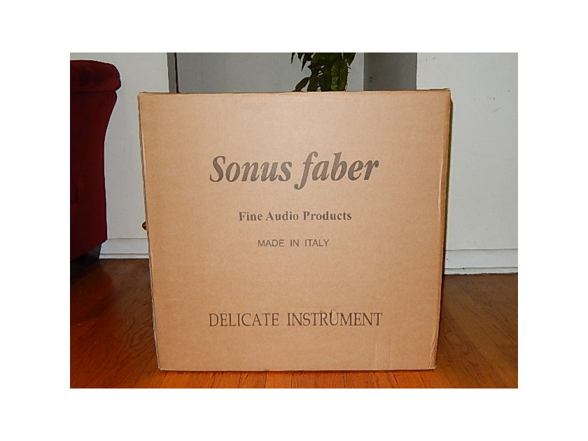 Sonus Faber Guarneri Evolution Monitor Speakers with Dedicated Stands (Brand new)