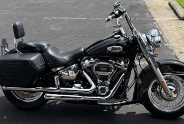 2022 HARLEY-DAVIDSON HERITAGE CLASSIC 114 motorcycle for rent near Lihue, HI