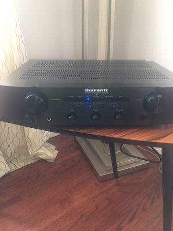 Marantz PM5005 Stereo Integrated Amplifer with Phono In...