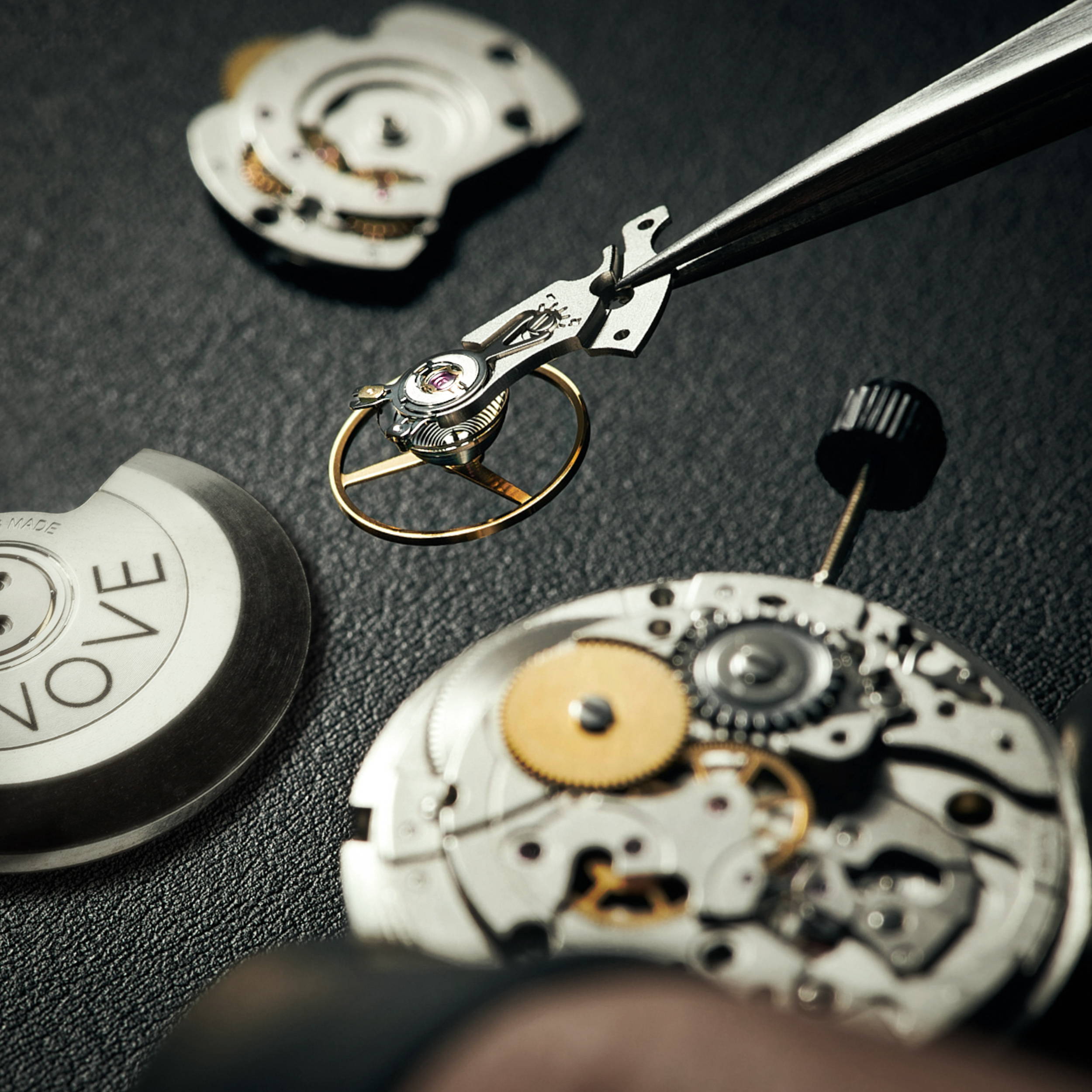 Swiss Made watch movement Ronda R150 assembled