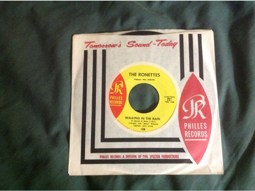 The Ronettes - Walking In The Rain Phillies Label 45 NM