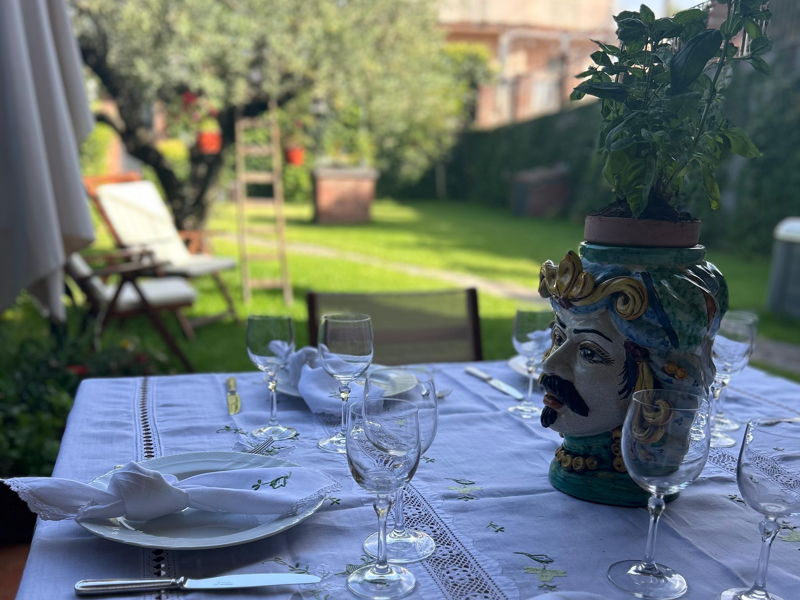 Kochkurse Pedara: Praktischer Kurs mit zwei Pasta-Vorspeisen, Tiramisu und Aperitif.