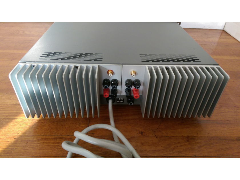 Conrad Johnson-Motif MS1001 Power Amp in Box