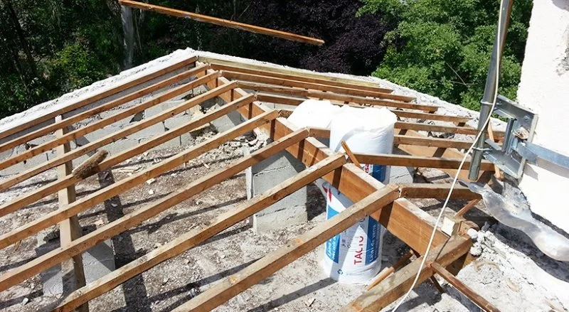 Rénovation de la couverture en tuiles romanes d’une villa à Cannes — photo 18 sur 23 — CEG TOITURE