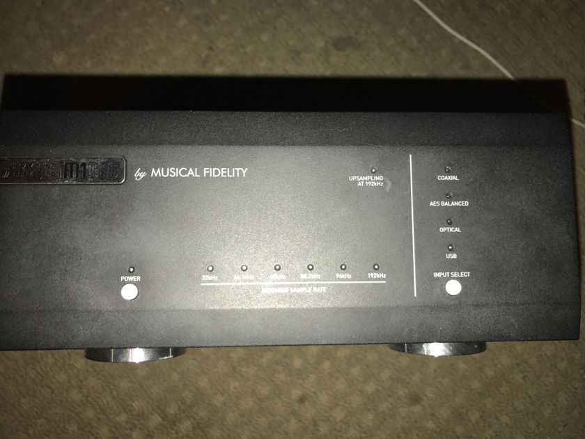 MUSICAL FIDELITY M1 DAC LOOKS GREAT SOUNDS GREAT - NEW LOWER PRICE