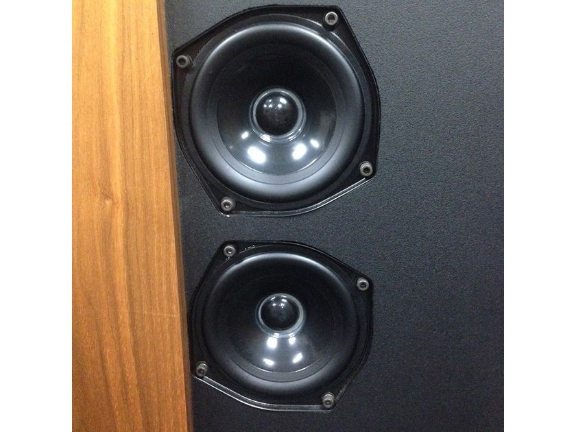 Meridian M100 active speakers